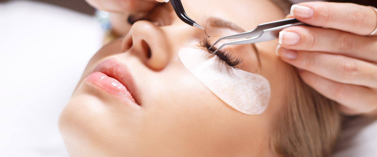 Lash application in action